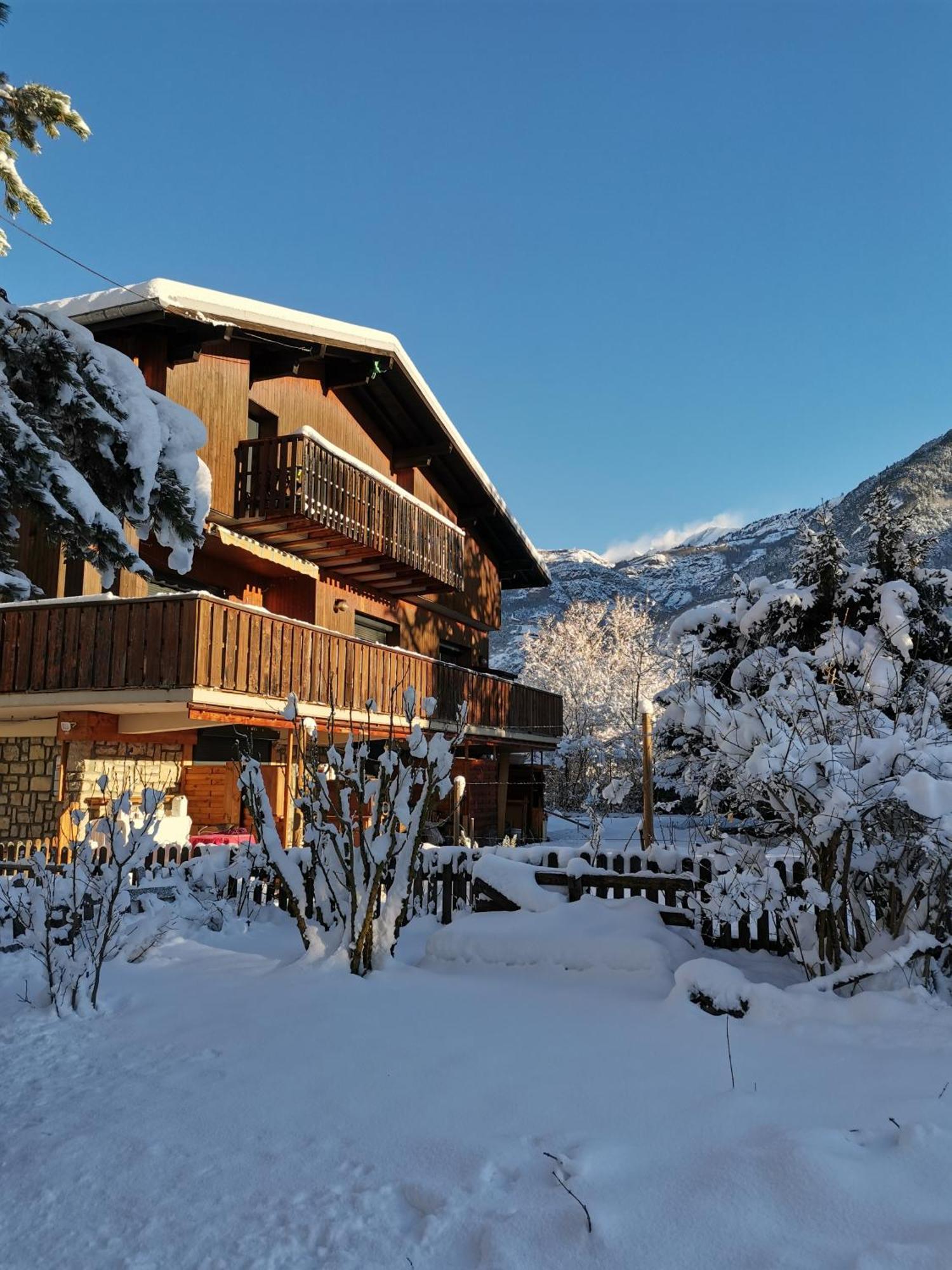 Chalet La Cachette Cyclists & Skiers Le Bourg-dʼOisans Dış mekan fotoğraf